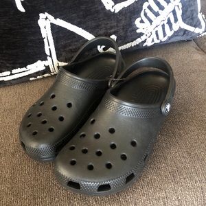 Black Crocs Women’s Size 10 or Size 8 Men’s NEW WITHOUT TAGS M8 W10 Classic Clog